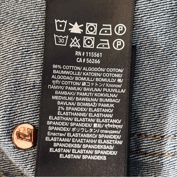 4/$20 7 For All Mankind Size 28 High Waist Cropped Straight Jeans - 28” inseam - Picture 8 of 8